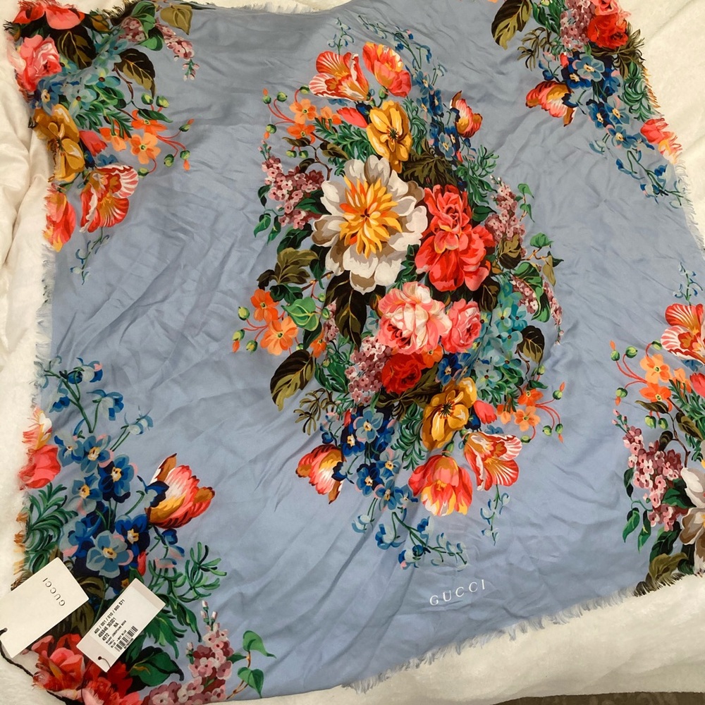 Gucci scarf